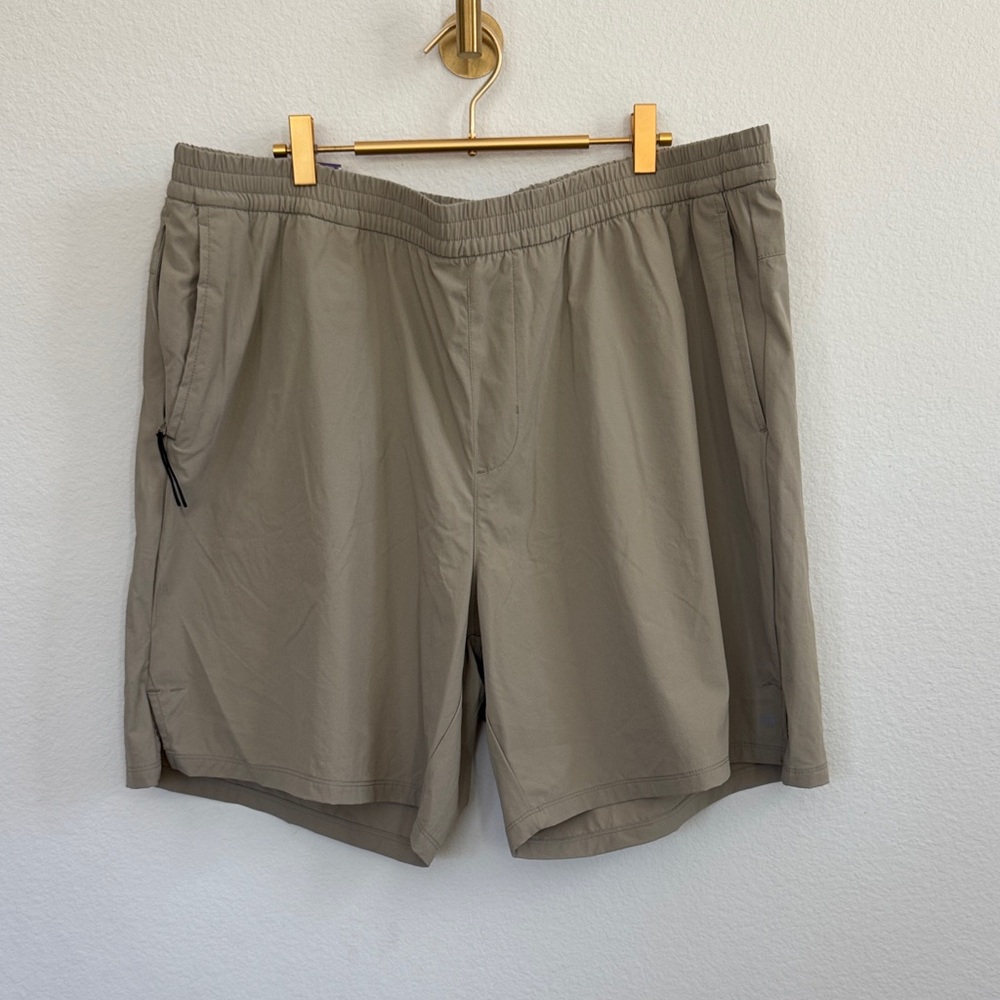 GapFit Men's Tan Shorts